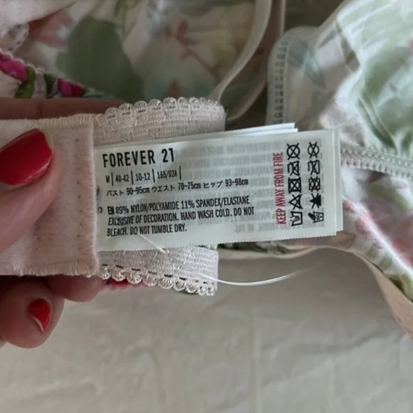 NWT floral bralette from Forever 21 - Picture 4 of 5